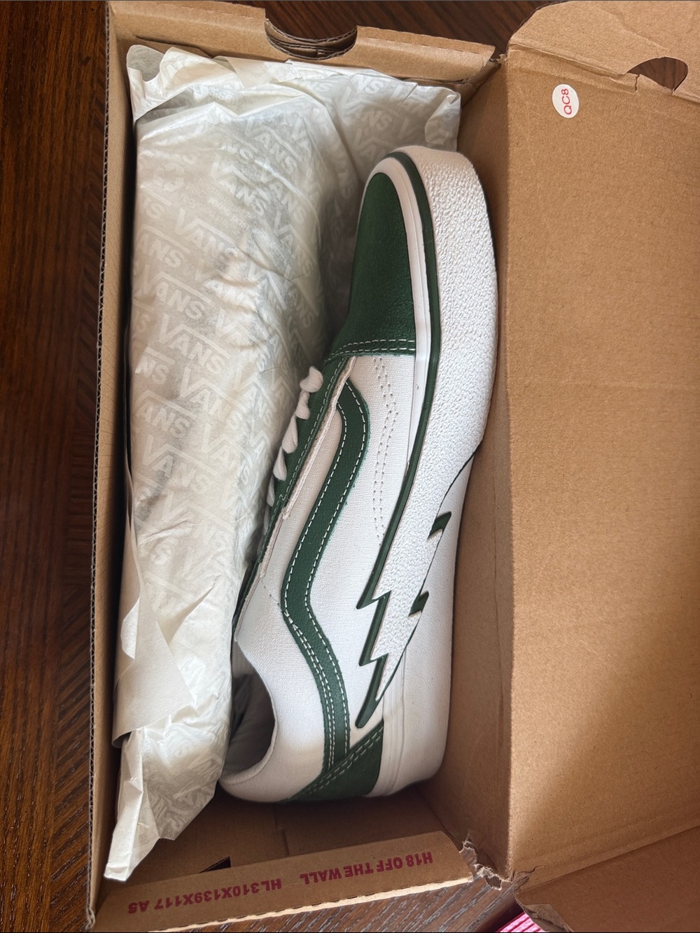 Vans Men’s White & Green Side-Stripe Low-Top Sneakers